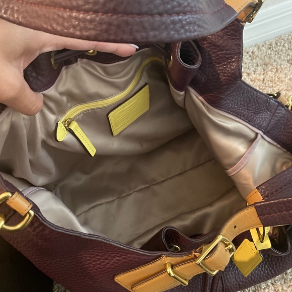 Coach - Picture 7 of 8